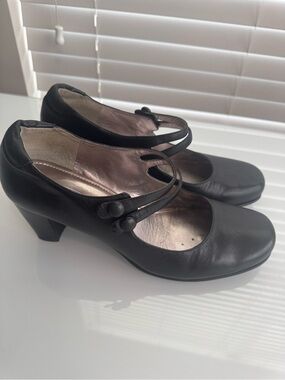 Ecco Women’s Black Mary Jane Heels Wednesday Adams Leather Sz 8.5/9